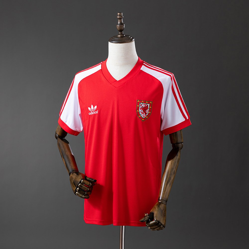 Camiseta Gales 1982 1º equipación